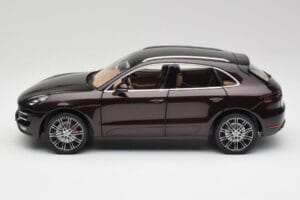 Porsche Macan 95B Turbo Mahagon Metallik Minichamps 1:18 110062500 Metall - pilt 4/8