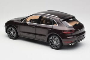 Porsche Macan 95B Turbo Mahagon Metallik Minichamps 1:18 110062500 Metall - pilt 7/8