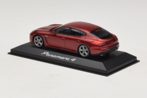 Porsche Panamera 970 4 Red Metallic Minichamps 1:43 WAP0201250E Metall - pilt 3/5