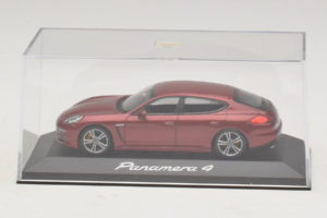 Porsche Panamera 970 4 Red Metallic Minichamps 1:43 WAP0201250E Metall - pilt 4/5