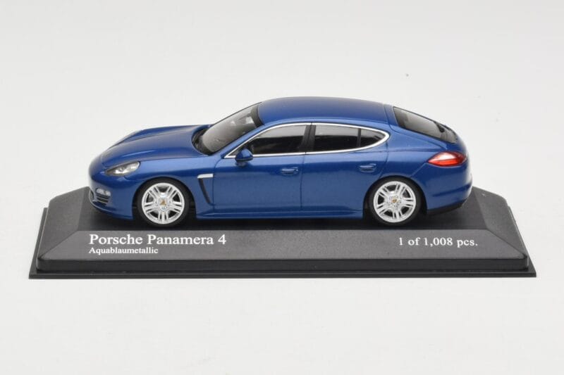 Porsche Panamera 970 4S Blue Metallic Minichamps 1:43 WAP0200419 Metall
