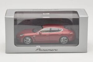 Porsche Panamera 970 Red Metallic Minichamps 1:43 WAP0200119 Metall - pilt 4/4