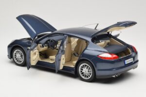 Porsche Panamera 970 S Sinine Minichamps 1:18 WAP02100119 Metall - pilt 5/8