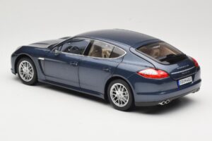 Porsche Panamera 970 S Sinine Minichamps 1:18 WAP02100119 Metall - pilt 7/8