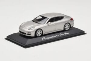 Porsche Panamera 970 Turbo Beež Minichamps 1:43 WAP0200519 Metall - pilt 2/4