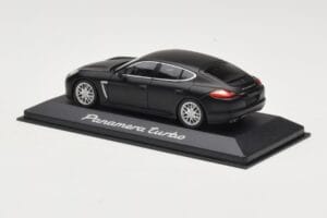 Porsche Panamera 970 Turbo Matt Black Minichamps 1:43 WAP0200270C Metall - pilt 3/4