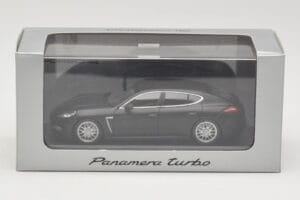 Porsche Panamera 970 Turbo Matt Black Minichamps 1:43 WAP0200270C Metall - pilt 4/4