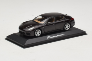 Porsche Panamera 970 Black Metallic Minichamps 1:43 WAP0203900E Metall - pilt 2/5