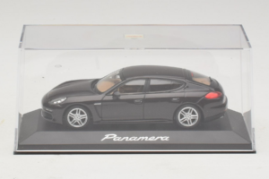 Porsche Panamera 970 Black Metallic Minichamps 1:43 WAP0203900E Metall - pilt 4/5