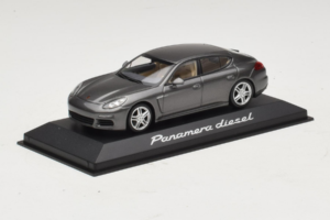Porsche Panamera 970 Diesel Grey Metallic Minichamps 1:43 WAP0202300E Metall - pilt 2/4