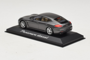 Porsche Panamera 970 Diesel Grey Metallic Minichamps 1:43 WAP0202300E Metall - pilt 3/4