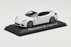 Porsche Panamera 970 S e-Hybrid Valge Minichamps 1:43 WAP0207200E Metall - pilt 2/3