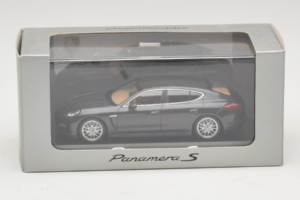 Porsche Panamera 970 S Grey Metallic Minichamps 1:43 WAP02000219 Metall - pilt 4/4
