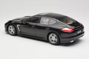 Porsche Panamera Turbo 970 Must Maisto 1:18 36197 Metall - pilt 7/8