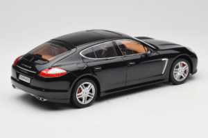 Porsche Panamera 970 Turbo Basalt Black Norev 1:18 WAP02100319 Metall - pilt 3/8