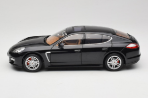 Porsche Panamera 970 Turbo Basalt Black Norev 1:18 WAP02100319 Metall - pilt 4/8