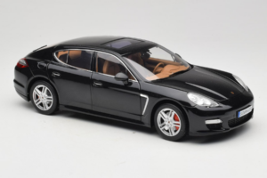 Porsche Panamera 970 Turbo Basalt Black Norev 1:18 WAP02100319 Metall - pilt 6/8