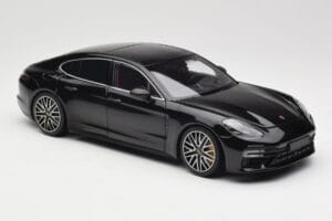 Porsche Panamera 971 Turbo S Must Metallic Minichamps 1:18 113061076 Metall - pilt 6/8