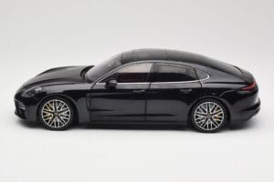 Porsche Panamera 971 Turbo S Sinine Metallic Minichamps 1:18 113061075 Metall - pilt 4/8