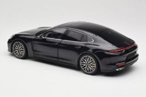 Porsche Panamera 971 Turbo S Sinine Metallic Minichamps 1:18 113061075 Metall - pilt 7/8