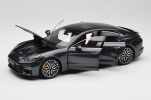 Porsche Panamera 971 Turbo S Grey Metallic Minichamps 1:18 113061073 Metall - pilt 2/8