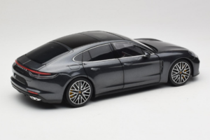 Porsche Panamera 971 Turbo S Grey Metallic Minichamps 1:18 113061073 Metall - pilt 3/8