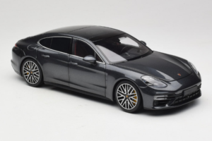 Porsche Panamera 971 Turbo S Grey Metallic Minichamps 1:18 113061073 Metall - pilt 6/8