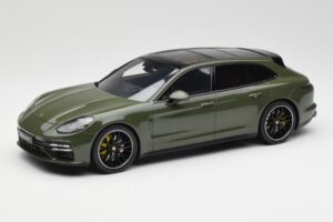 Porsche Panamera Turbo S 971 Sport Turismo Roheline GT Spirit 1:18 GT447 Vaik