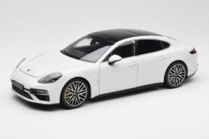 Porsche Panamera 971 Turbo S Valge Metallic Minichamps 1:18 113061074 Metall