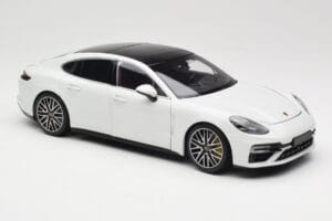 Porsche Panamera 971 Turbo S Valge Metallic Minichamps 1:18 113061074 Metall - pilt 6/8