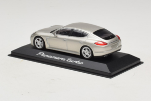 Porsche Panamera 970 Turbo Hõbe Minichamps 1:43 WAP02000519 Metall - pilt 3/5