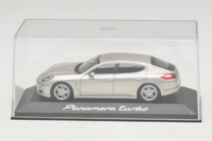Porsche Panamera 970 Turbo Hõbe Minichamps 1:43 WAP02000519 Metall - pilt 4/5