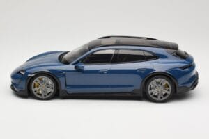 Porsche Taycan J1 Turbo S Cross Turismo Sinine Minichamps 1:18 155069301 Metall - pilt 3/6