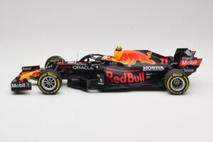 Red Bull Racing Honda RB16B #11 S. Perez Mexican GP 2021 Minichamps 1:18 110211911 Metall - pilt 3/6