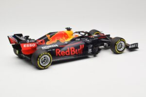 Red Bull Racing RB16 #33 M. Verstappen Winner 70th Anniversary GP 2020 Minichamps 1:18 110200533 Metall - pilt 2/6