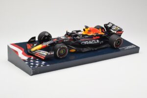 Red Bull Racing RB18 #1 M. Verstappen Winner Austin GP 2022 Minichamps 1:18 113222901 Metall - pilt 2/6