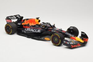 Red Bull Racing RB18 #1 M. Verstappen Winner Miami GP 2022 Minichamps 1:18 110220501 Metall - pilt 4/6