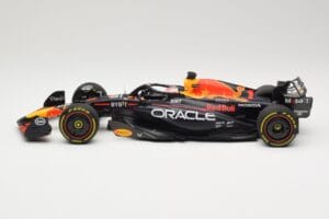 Red Bull Racing RB19 #1 M. Verstappen Winner Monaco GP 2023 Minichamps 1:18 110230701 Metall - pilt 3/6