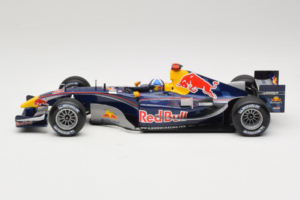 Red Bull RB1 Cosworth #14 D. Coulthard Red Bull Racing Showcar 2005 Minichamps 1:18 100050014 Metall - pilt 3/6