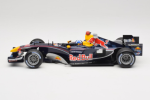 Red Bull RB1 Cosworth #14 D. Coulthard Red Bull Racing Showcar 2005 Minichamps 1:18 100050084 Metall - pilt 3/7