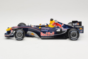 Red Bull RB1 Cosworth #15 C. Klien Red Bull Racing Showcar 2005 Minichamps 1:18 100050085 Metall - pilt 3/7