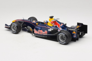 Red Bull RB1 Cosworth #15 C. Klien Red Bull Racing Showcar 2005 Minichamps 1:18 100050085 Metall - pilt 5/7