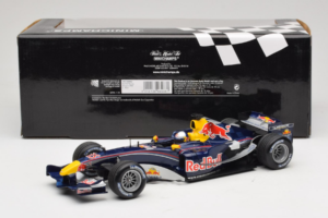 Red Bull RB1 Cosworth #15 C. Klien Red Bull Racing Showcar 2005 Minichamps 1:18 100050085 Metall - pilt 6/7
