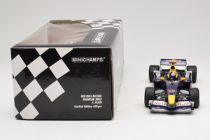 Red Bull RB1 Cosworth #15 C. Klien Red Bull Racing Showcar 2005 Minichamps 1:18 100050085 Metall - pilt 7/7