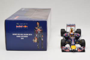Red Bull RB10 Renault #3 D. Ricciardo Infiniti Red Bull Racing Showcar 2014 Minichamps 1:18 110140003 Metall - pilt 6/6