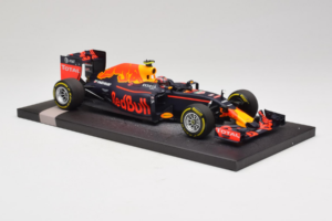 Red Bull RB12 Tag Heuer #26 D. Kvyat Red Bull Racing Showcar 2016 Minichamps 1:18 117160026 Vaik - pilt 4/7