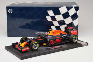 Red Bull RB12 Tag Heuer #26 D. Kvyat Red Bull Racing Showcar 2016 Minichamps 1:18 117160026 Vaik - pilt 7/7
