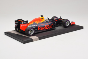 Red Bull RB12 Tag Heuer #3 D. Ricciardo Red Bull Racing 1st Pole Monaco Grand Prix 2016 Minichamps 1:18 117160103 Vaik - pilt 3/7