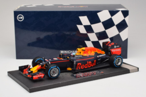 Red Bull RB12 Tag Heuer #3 D. Ricciardo Red Bull Racing Brazilian Grand Prix 2016 Minichamps 1:18 117161203 Vaik - pilt 6/6