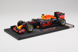 Red Bull RB12 Tag Heuer #3 D. Ricciardo Red Bull Racing Showcar 2016 Minichamps 1:18 117160003 Vaik - pilt 2/7